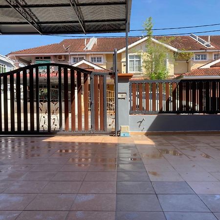 Comfy Sutera Seberang Jaya Villa Kampong Belah Dua Dış mekan fotoğraf